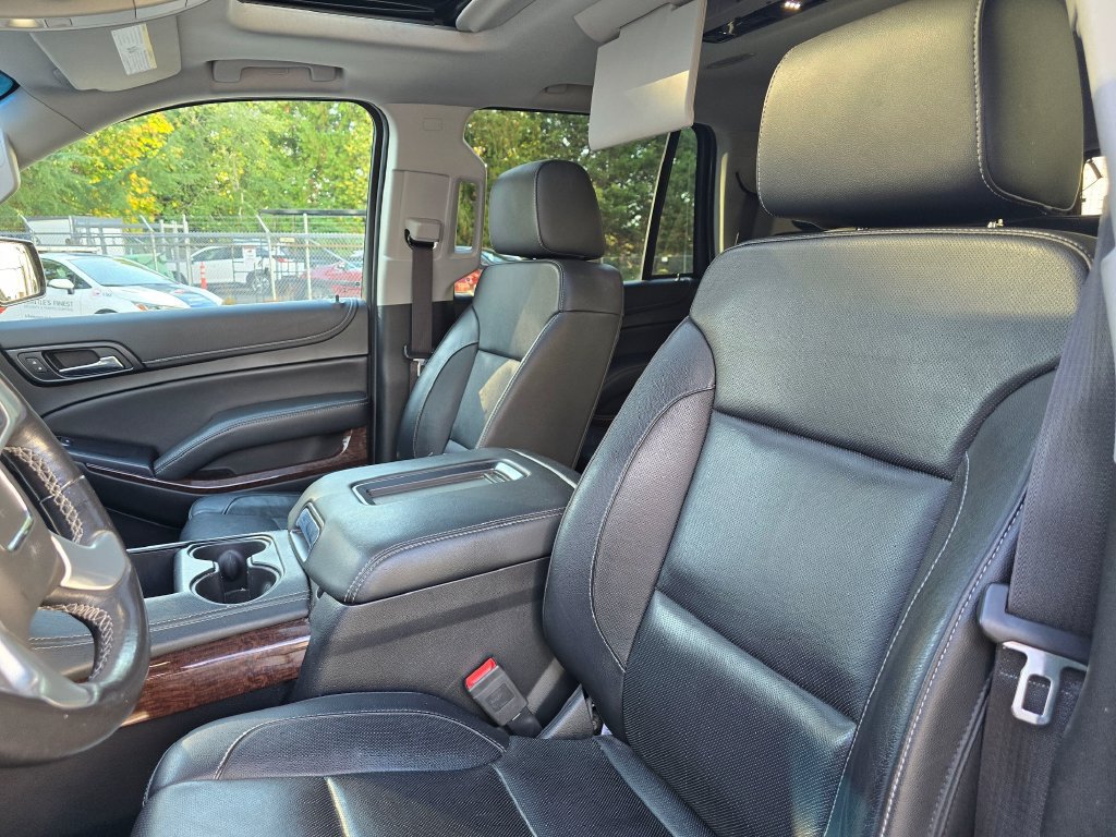 Used 2019 GMC Yukon SLT w/ Graphite Performance Edition AWD/4WD image 12