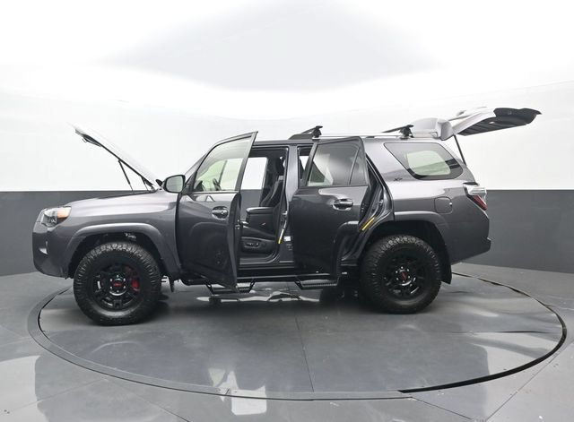 Used 2021 Toyota 4Runner SR5 AWD/4WD image 33