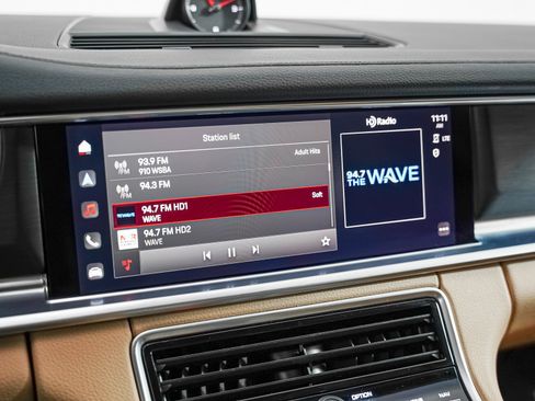 Certified 2023 Porsche Panamera 4 Platinum Edition AWD/4WD image 25