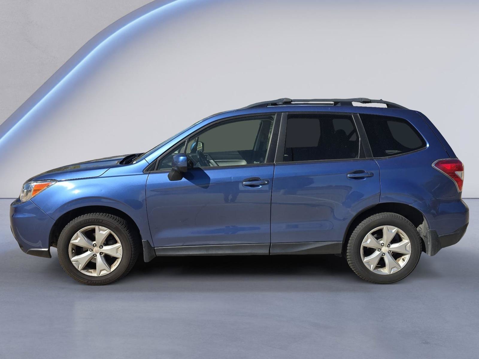 Used 2015 Subaru Forester 2.5i Premium AWD/4WD image 2
