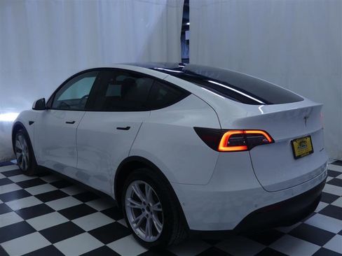 Used 2021 Tesla Model Y Long Range AWD/4WD image 4