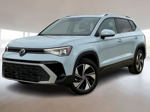 Used 2026 Volkswagen Taos SE AWD/4WD image 1