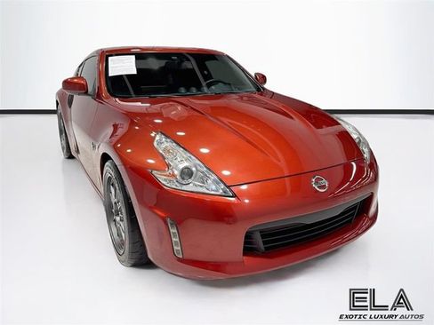 Used 2013 Nissan 370Z Coupe RWD image 2