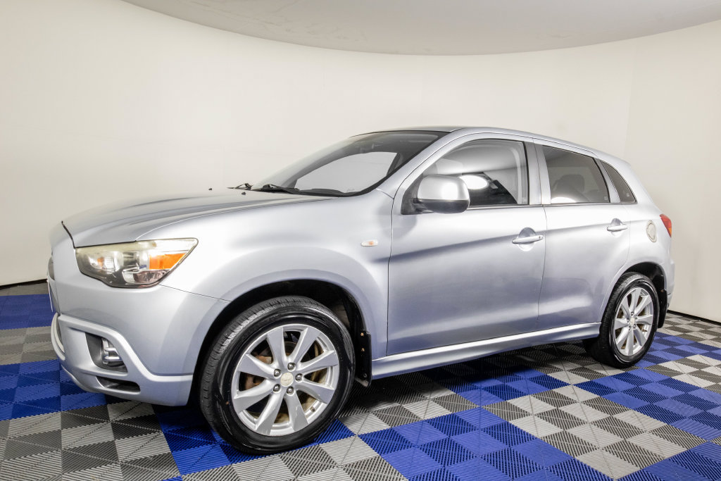 Used 2012 Mitsubishi Outlander Sport SE FWD image 2