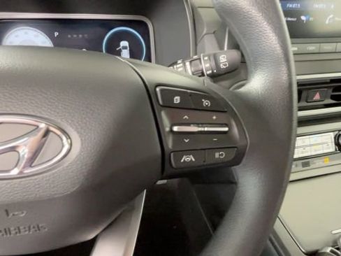 Used 2023 Hyundai Kona SE FWD image 24