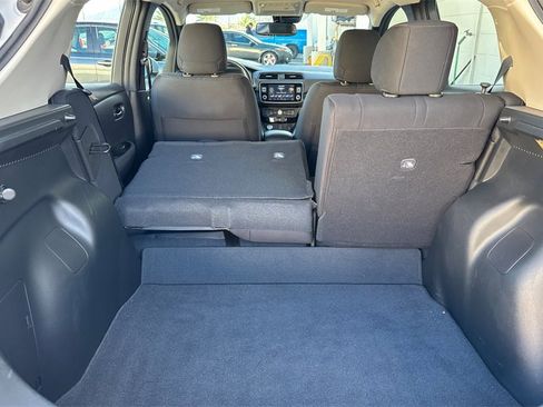 Used 2020 Nissan Leaf SV w/ SV Technology Package image 17