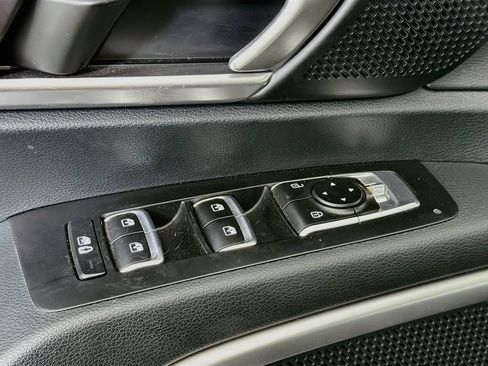 Used 2025 Kia Telluride S FWD image 23