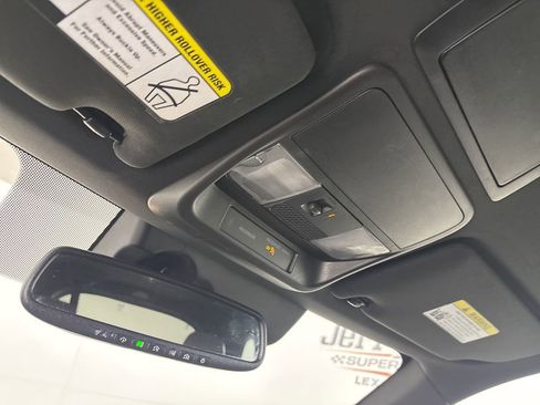 Used 2020 Mitsubishi Outlander SEL image 16