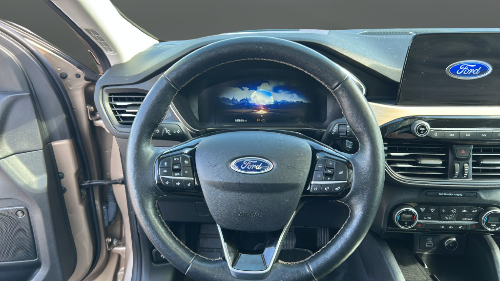 Used 2021 Ford Escape Titanium w/ Titanium Elite Package AWD/4WD image 12