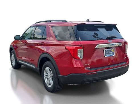 Certified 2024 Ford Explorer XLT AWD/4WD image 3