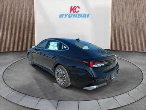 New 2025 Hyundai Sonata SEL image 3
