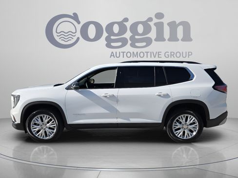 Used 2026 GMC Acadia Elevation w/ Elevation Premium Package FWD image 2