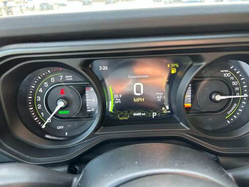 Used 2024 Jeep Wrangler Sahara image 24