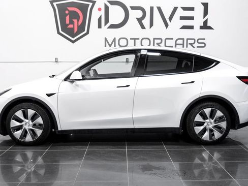 Used 2022 Tesla Model Y Long Range AWD/4WD image 12
