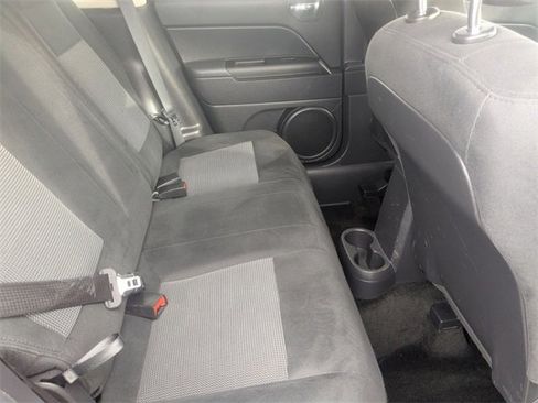 Used 2016 Jeep Patriot Latitude image 29