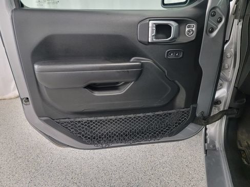 Used 2018 Jeep Wrangler Unlimited Sport S AWD/4WD image 15