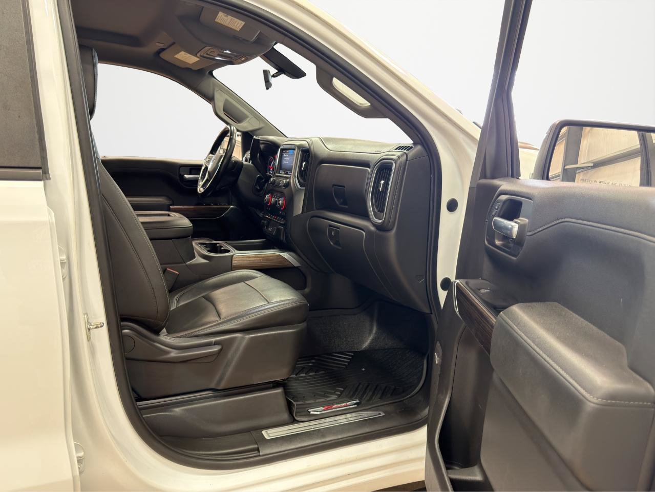 Used 2020 Chevrolet Silverado 1500 RST AWD/4WD image 31
