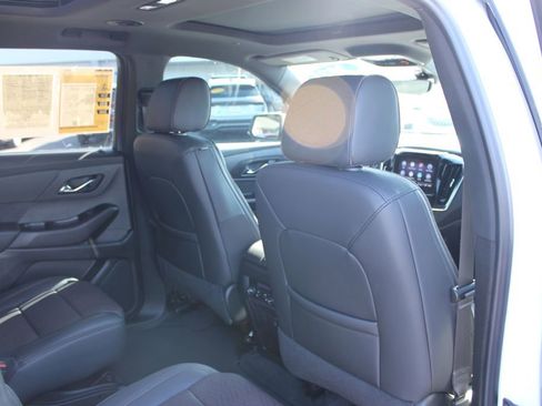 Used 2023 Chevrolet Traverse High Country AWD/4WD image 34