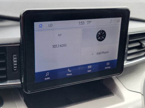 Used 2023 Ford Explorer XLT w/ Equipment Group 202A AWD/4WD image 16