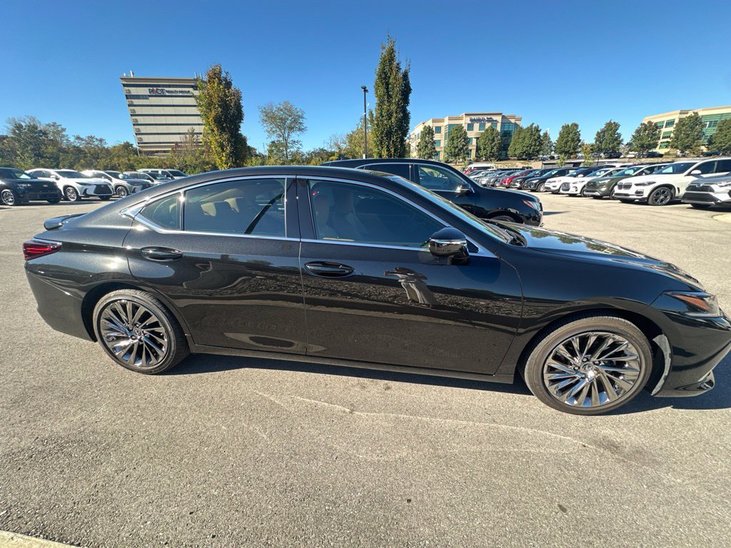 Certified 2025 Lexus ES 350 Ultra Luxury FWD image 2