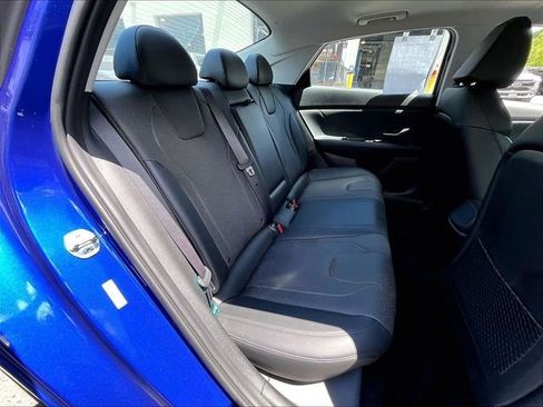 Used 2021 Hyundai Elantra Limited FWD image 23