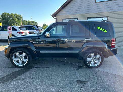 Used 2011 Jeep Liberty Sport AWD/4WD image 8