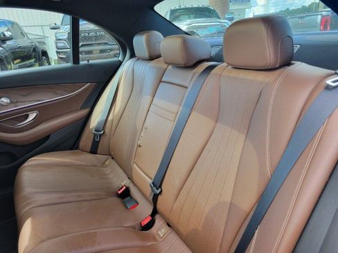 Used 2018 Mercedes-Benz E 400 4MATIC Sedan image 28