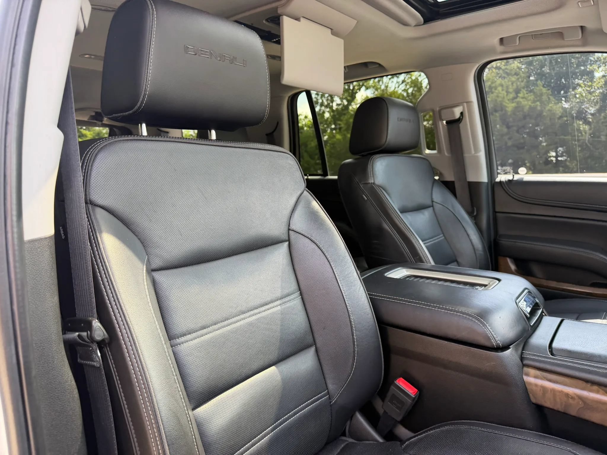 Used 2019 GMC Yukon Denali w/ Denali Ultimate Package AWD/4WD image 52