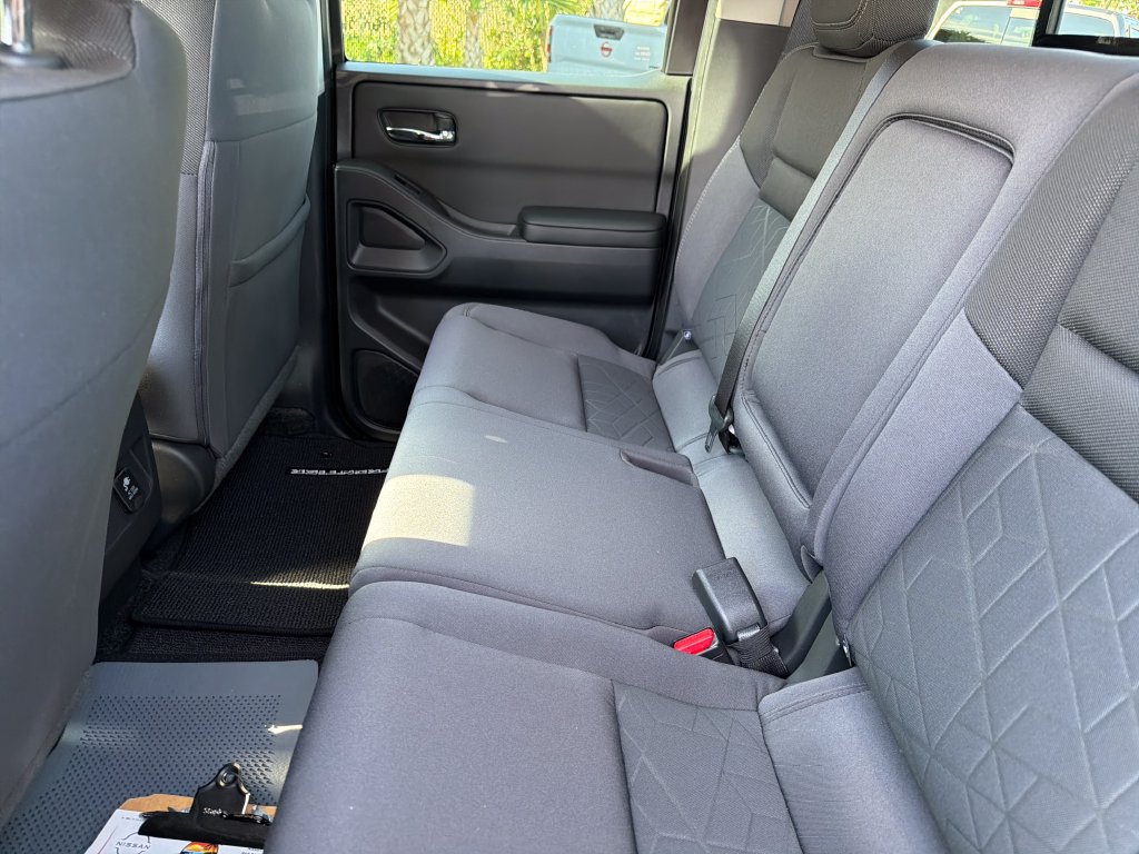 Used 2026 Nissan Frontier SV w/ SV Convenience Package RWD image 29