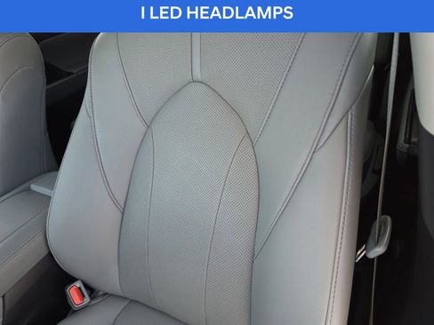 Used 2020 Toyota Highlander Limited image 16