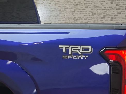Used 2025 Toyota Tacoma TRD Sport AWD/4WD image 5
