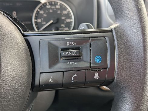 Used 2021 Nissan Rogue SV image 18