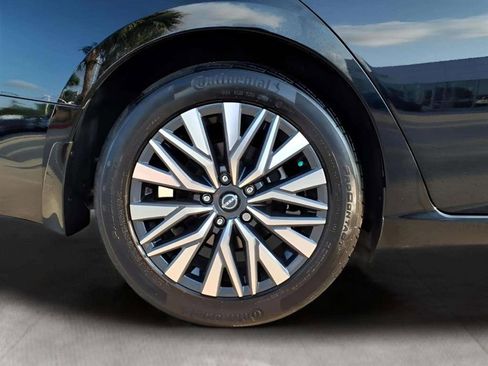 Used 2024 Nissan Altima 2.5 SV image 19