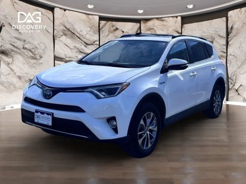 Used 2017 Toyota RAV4 XLE w/ Carpet Mat Package AWD/4WD image 1