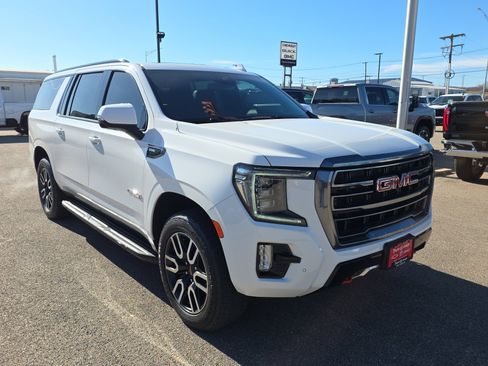 Used 2023 GMC Yukon XL AT4 image 2