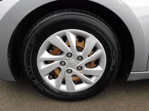 Used 2017 Hyundai Elantra SE FWD image 20