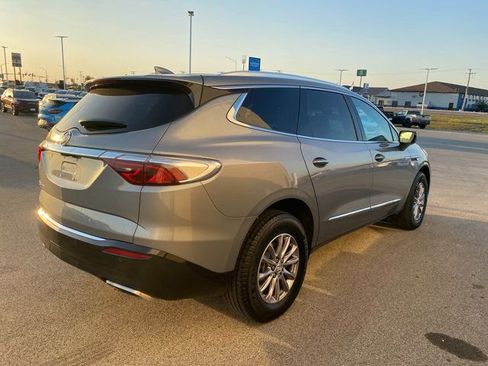Used 2024 Buick Enclave Premium image 5