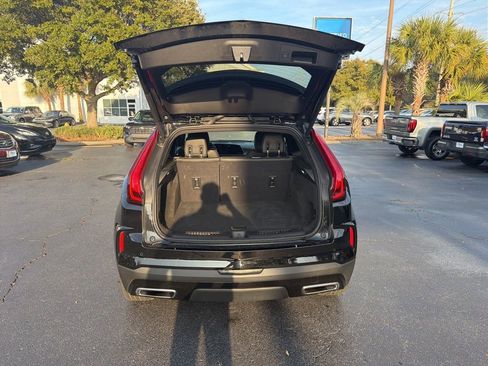 Used 2025 Cadillac XT4 Premium Luxury image 8