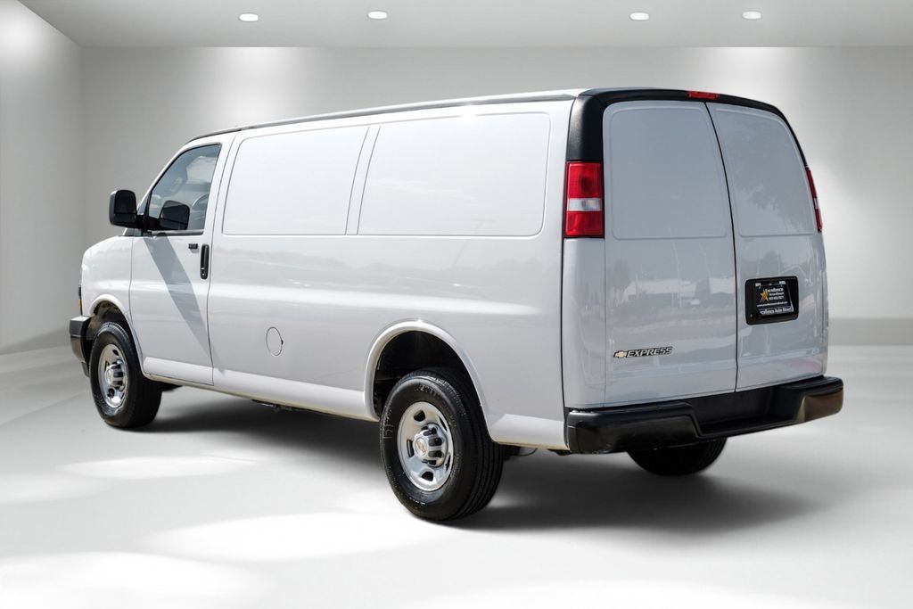 Used 2024 Chevrolet Express 2500 w/ Driver Convenience Package RWD image 8