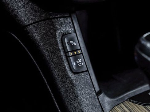 Used 2018 GMC Acadia Denali w/ Technology Package image 31