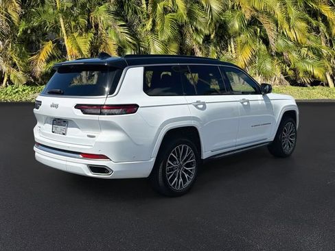 Used 2024 Jeep Grand Cherokee L Summit AWD/4WD image 5