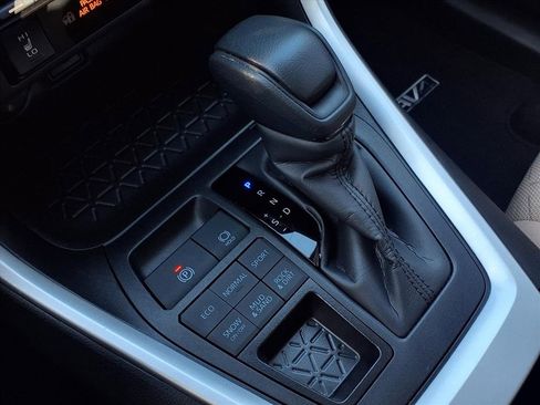 Used 2024 Toyota RAV4 XLE image 22