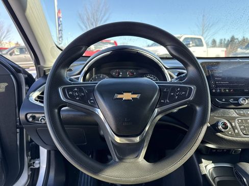 Used 2021 Chevrolet Malibu LT image 16