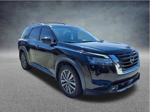 Used 2022 Nissan Pathfinder SL w/ SL Premium Package FWD image 4