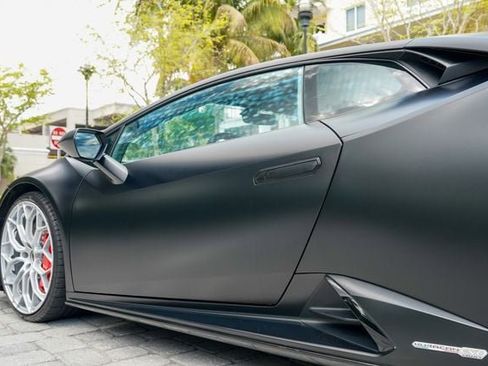 Used 2022 Lamborghini Huracan EVO image 38