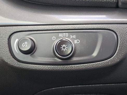 Used 2020 Buick Encore Preferred w/ Safety Package image 11