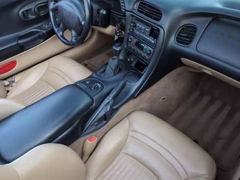 Used 1999 Chevrolet Corvette Convertible w/ Memory Pkg image 17