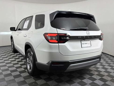 Used 2025 Honda Pilot EX-L image 4
