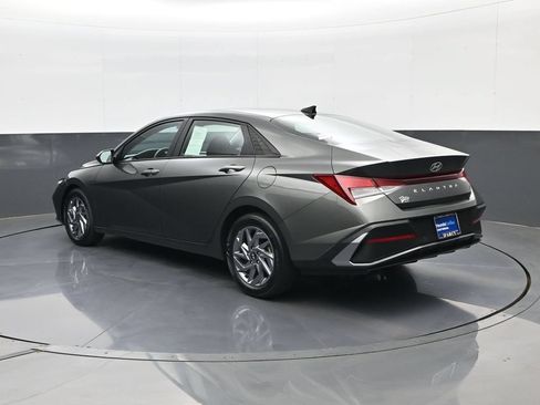 Certified 2024 Hyundai Elantra SEL FWD image 8