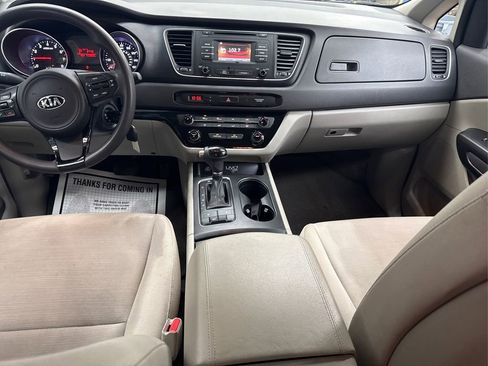 Used 2015 Kia Sedona LX w/ LX Convenience Package image 20